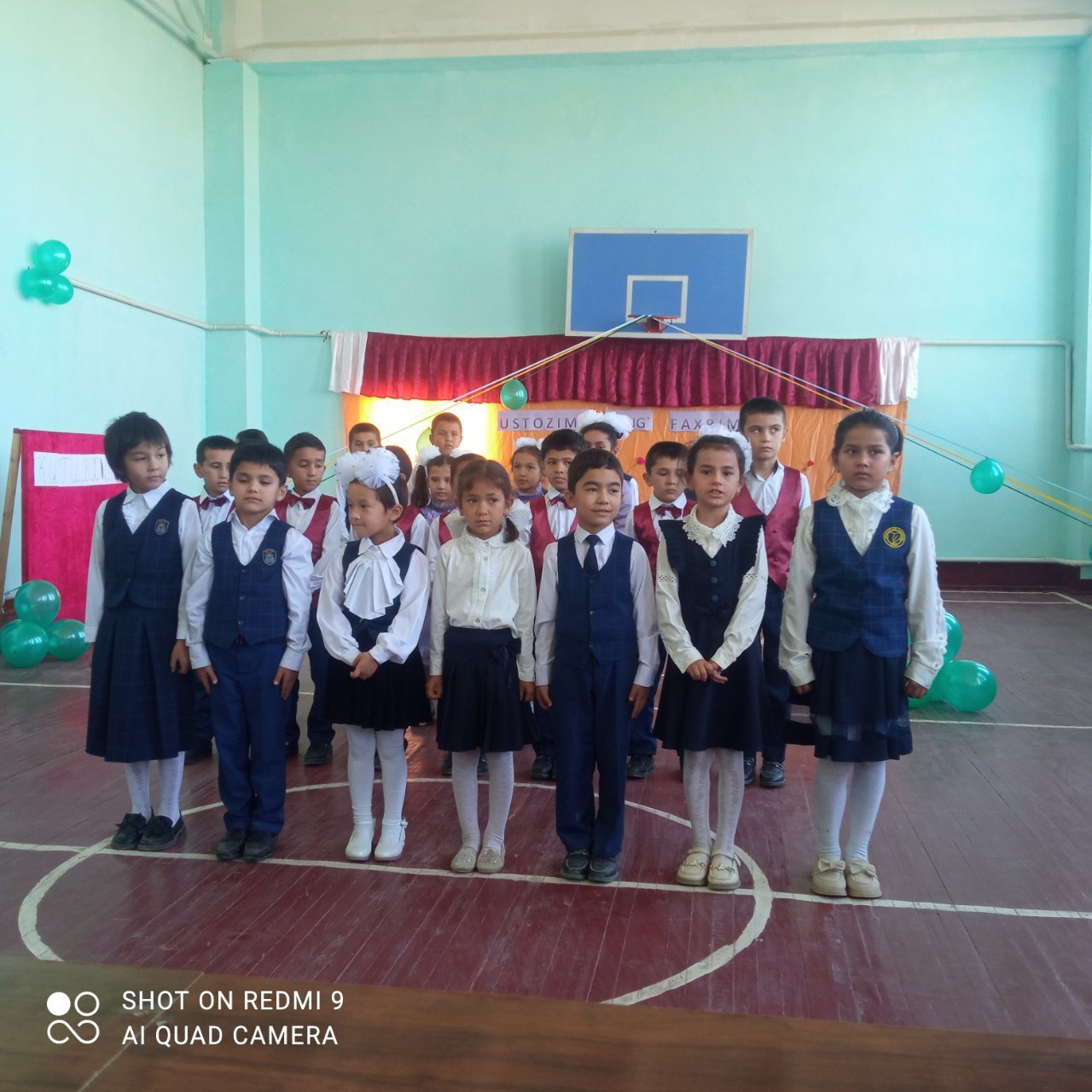 1-oktyabr "O`qituvchi va murabbiylar" kuniga bag`ishlanib o`tkazilgan tadbirdan lavhalar